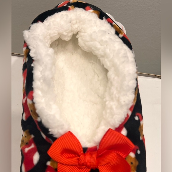 Holiday Fuzzy Slippers - Size 7 - 9.5 - Picture 3 of 8